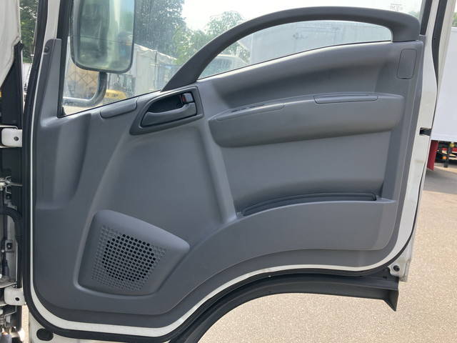 いすゞエルフ冷凍車（冷蔵車）小型（2t・3t）[写真28]