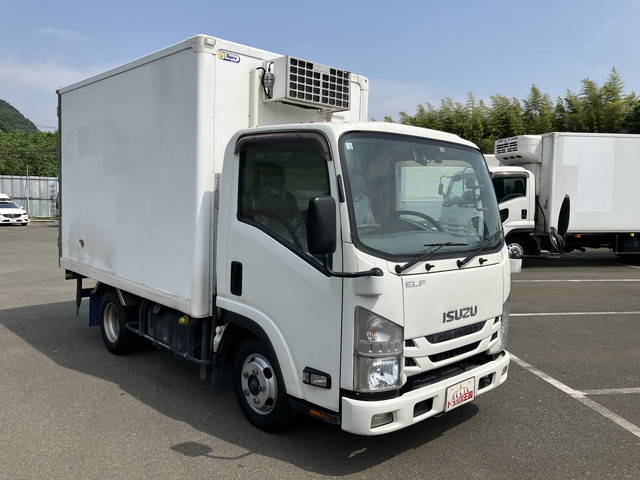 いすゞエルフ冷凍車（冷蔵車）小型（2t・3t）[写真03]