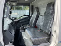 いすゞエルフ冷凍車（冷蔵車）小型（2t・3t）[写真30]