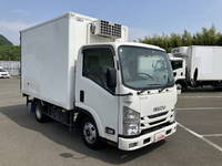 いすゞエルフ冷凍車（冷蔵車）小型（2t・3t）[写真03]