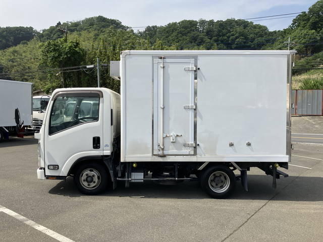いすゞエルフ冷凍車（冷蔵車）小型（2t・3t）[写真05]