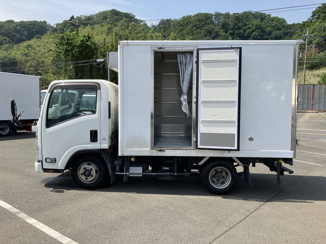 いすゞエルフ冷凍車（冷蔵車）小型（2t・3t）[写真06]