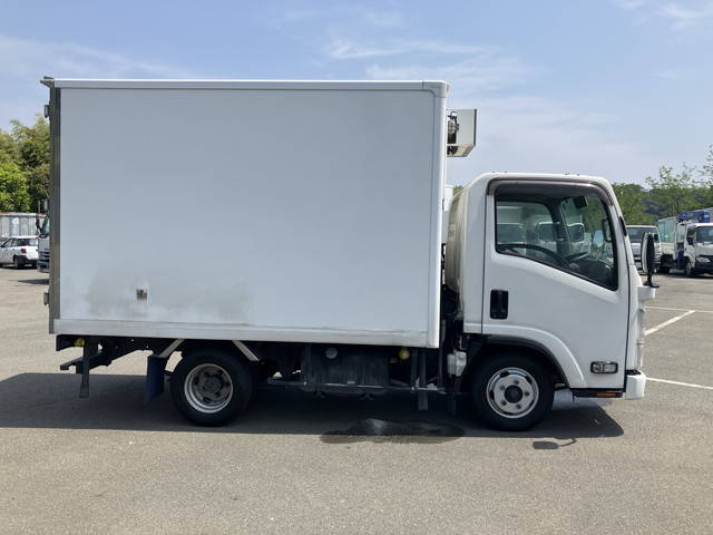 いすゞエルフ冷凍車（冷蔵車）小型（2t・3t）[写真07]