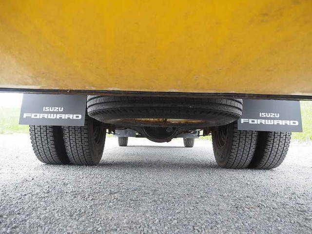 いすゞフォワード道路作業車中型（4t）[写真26]