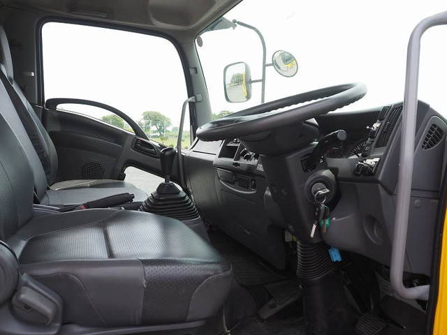 いすゞフォワード道路作業車中型（4t）[写真35]