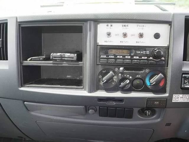 いすゞフォワード道路作業車中型（4t）[写真37]