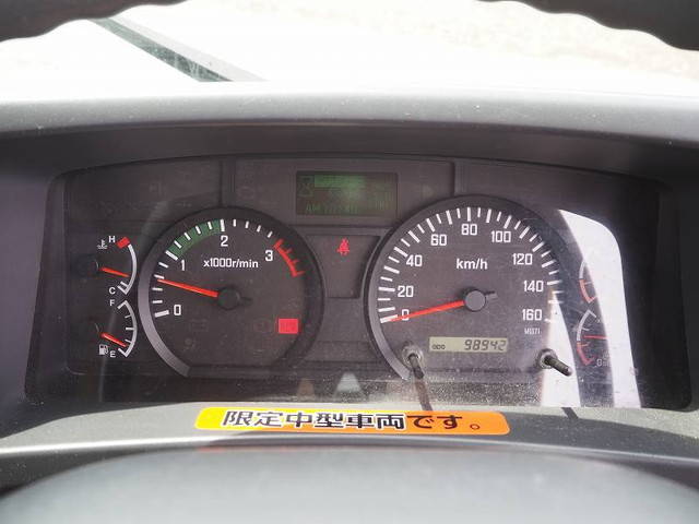 いすゞフォワード道路作業車中型（4t）[写真40]