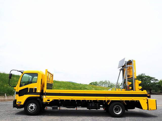 いすゞフォワード道路作業車中型（4t）[写真05]