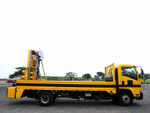 いすゞフォワード道路作業車中型（4t）[写真07]