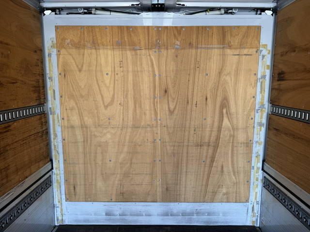 日野レンジャーアルミウイング中型（4t）[写真12]