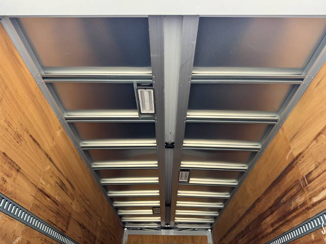 日野レンジャーアルミウイング中型（4t）[写真09]