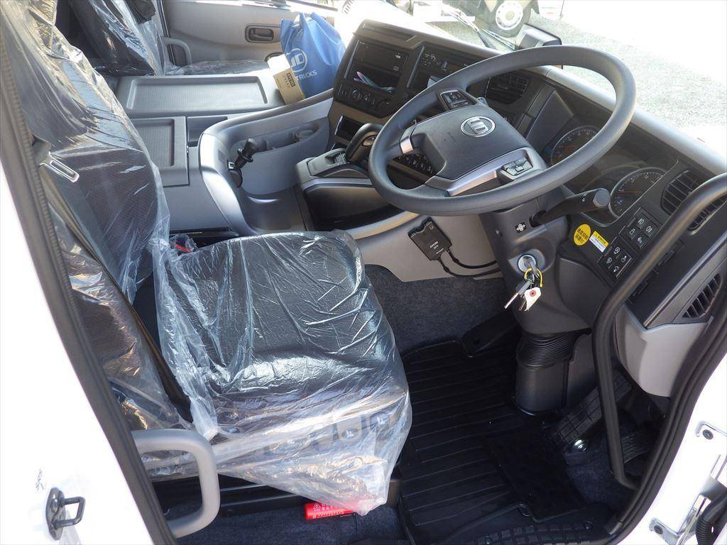 UDトラックスクオンアルミウイング大型（10t）[写真18]