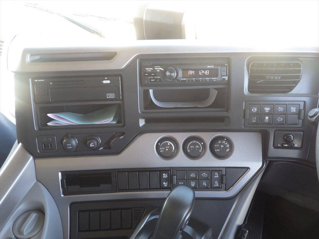 UDトラックスクオンアルミウイング大型（10t）[写真19]