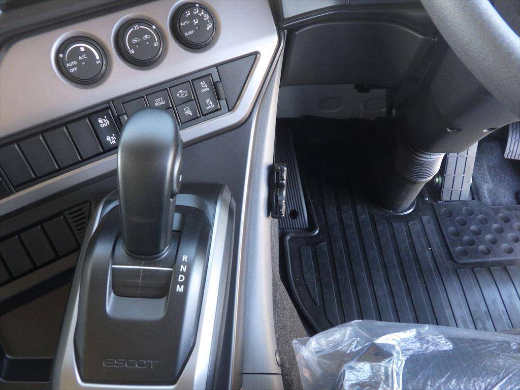 UDトラックスクオンアルミウイング大型（10t）[写真20]