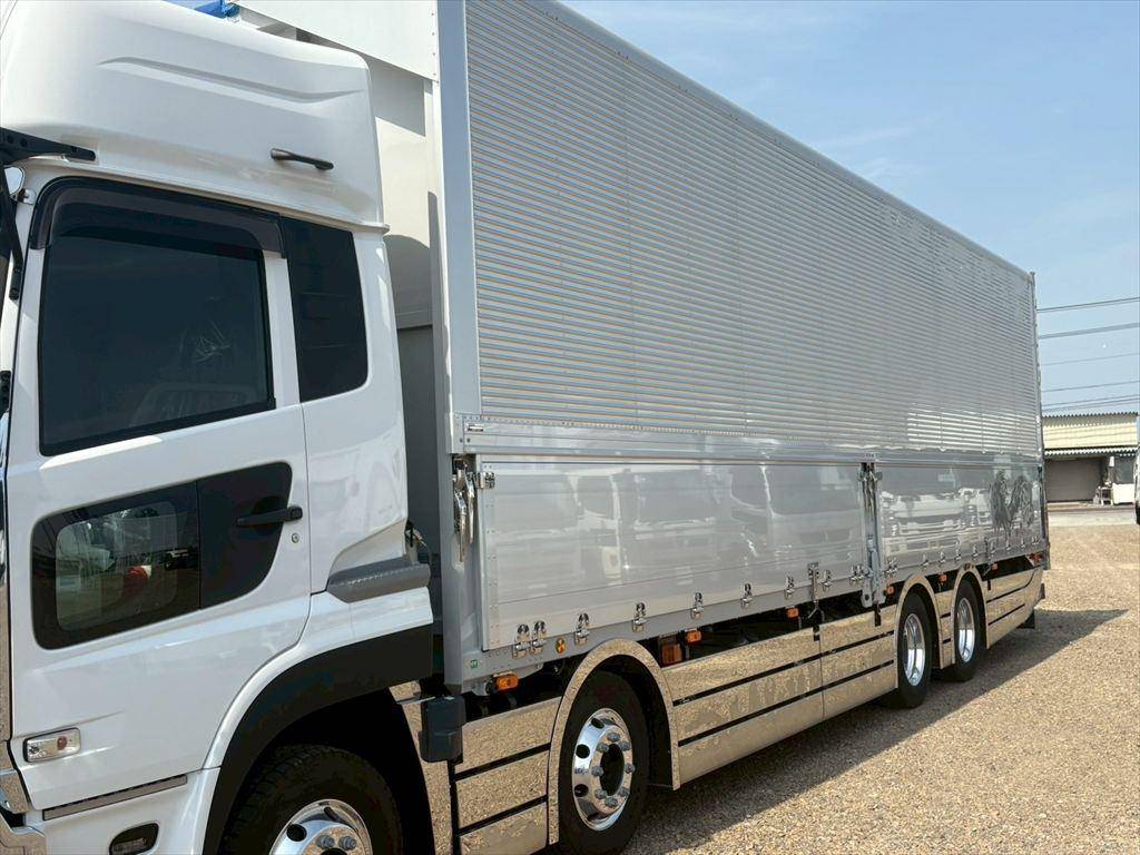 UDトラックスクオンアルミウイング大型（10t）[写真06]