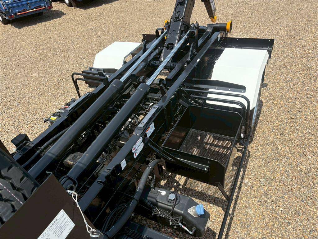 三菱ふそうファイターコンテナ専用車中型（4t）[写真11]