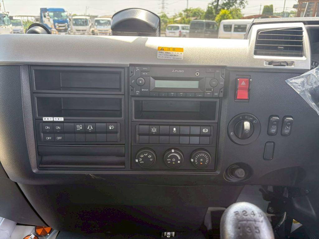 三菱ふそうファイターコンテナ専用車中型（4t）[写真19]