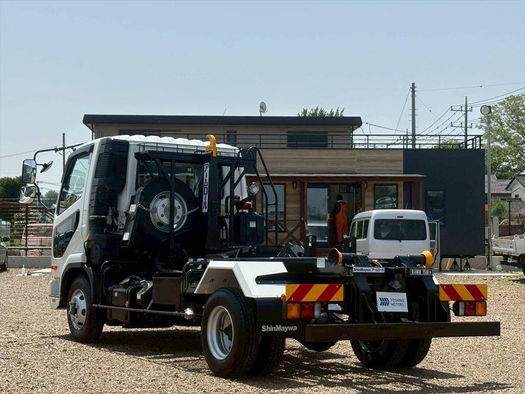 三菱ふそうファイターコンテナ専用車中型（4t）[写真03]