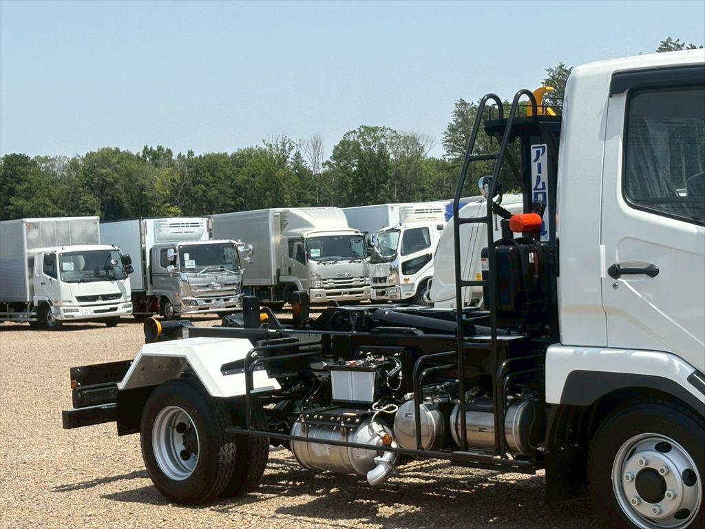 三菱ふそうファイターコンテナ専用車中型（4t）[写真05]