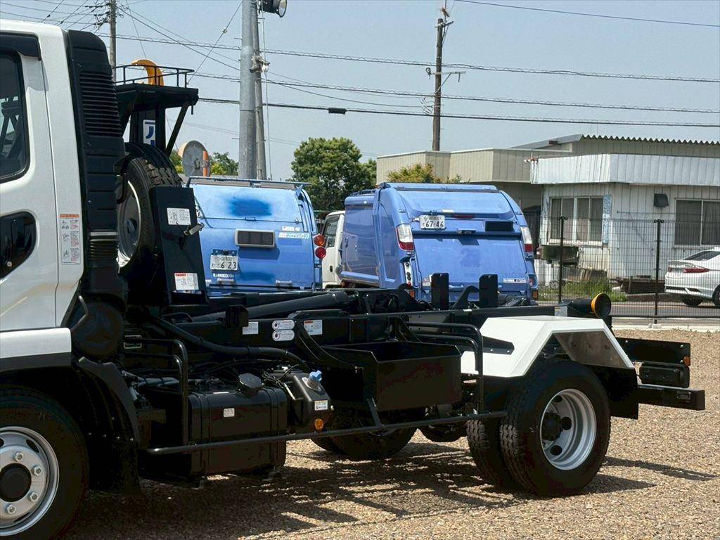 三菱ふそうファイターコンテナ専用車中型（4t）[写真06]