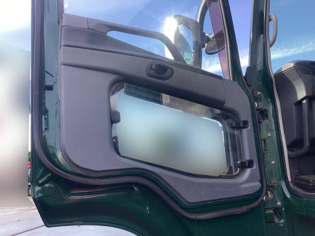 三菱ふそうスーパーグレートトレーラーヘッド（トラクターヘッド）大型（10t）[写真28]