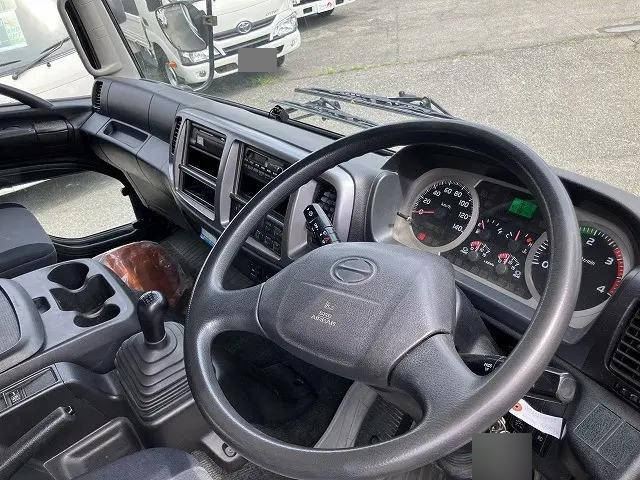 日野レンジャーアルミウイング中型（4t）[写真25]