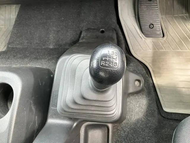 日野レンジャーアルミウイング中型（4t）[写真32]