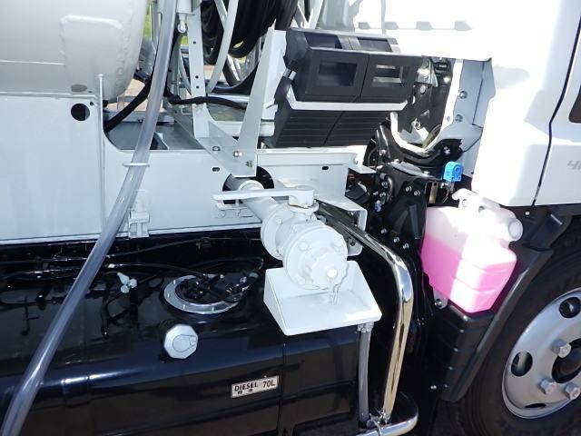 三菱ふそうキャンタータンク車（タンクローリー）小型（2t・3t）[写真11]