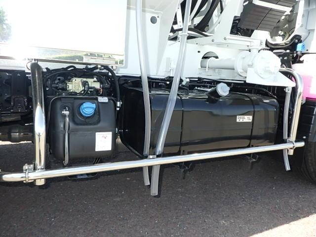 三菱ふそうキャンタータンク車（タンクローリー）小型（2t・3t）[写真18]