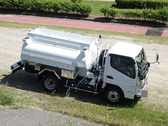 三菱ふそうキャンタータンク車（タンクローリー）小型（2t・3t）[写真23]