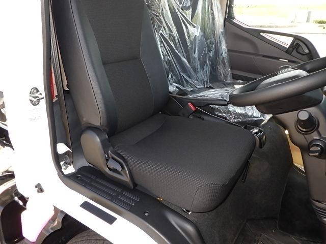 三菱ふそうキャンタータンク車（タンクローリー）小型（2t・3t）[写真27]