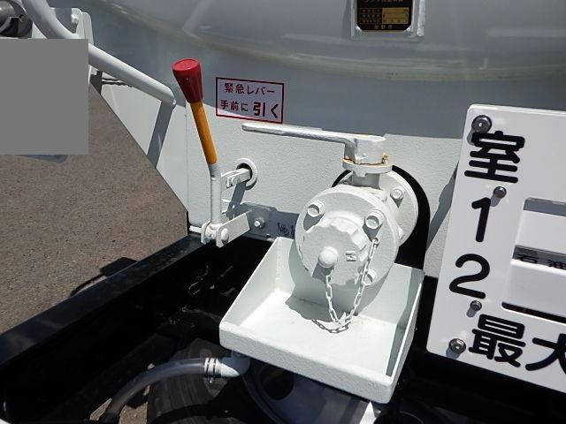 三菱ふそうキャンタータンク車（タンクローリー）小型（2t・3t）[写真06]