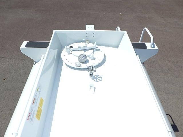 三菱ふそうキャンタータンク車（タンクローリー）小型（2t・3t）[写真08]