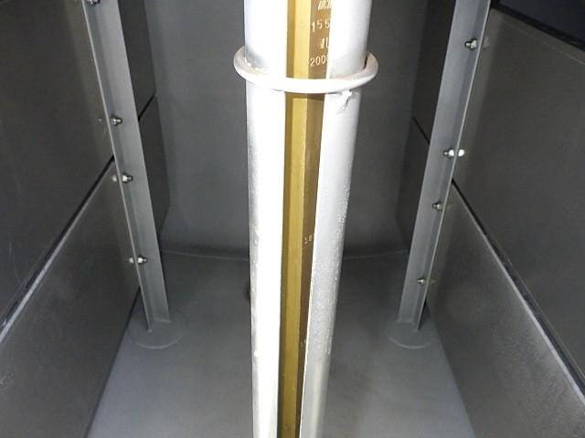 三菱ふそうキャンタータンク車（タンクローリー）小型（2t・3t）[写真09]