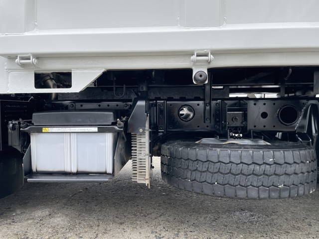 三菱ふそうキャンターダンプ小型（2t・3t）[写真10]