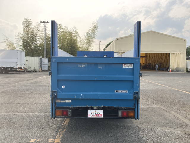 三菱ふそうキャンターアルミブロック小型（2t・3t）[写真13]