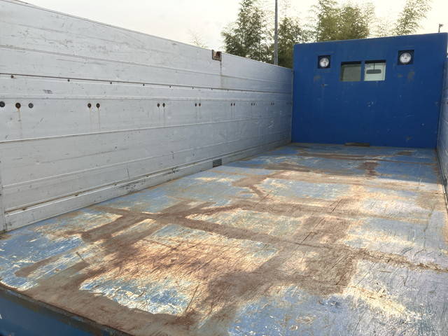 三菱ふそうキャンターアルミブロック小型（2t・3t）[写真15]