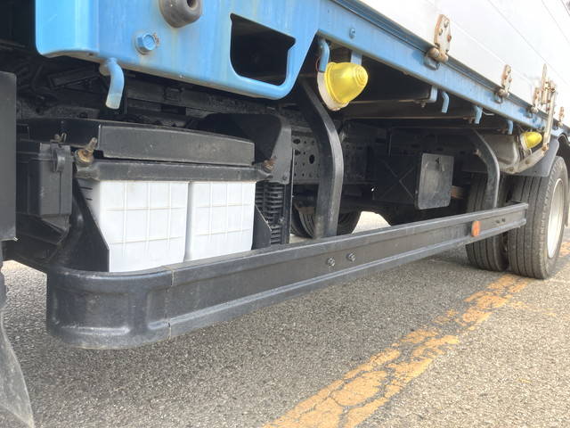 三菱ふそうキャンターアルミブロック小型（2t・3t）[写真24]