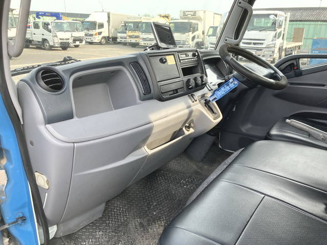 三菱ふそうキャンターアルミブロック小型（2t・3t）[写真33]