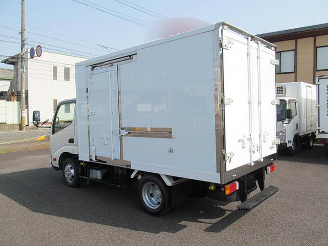 日野デュトロ冷凍車（冷蔵車）小型（2t・3t）[写真02]