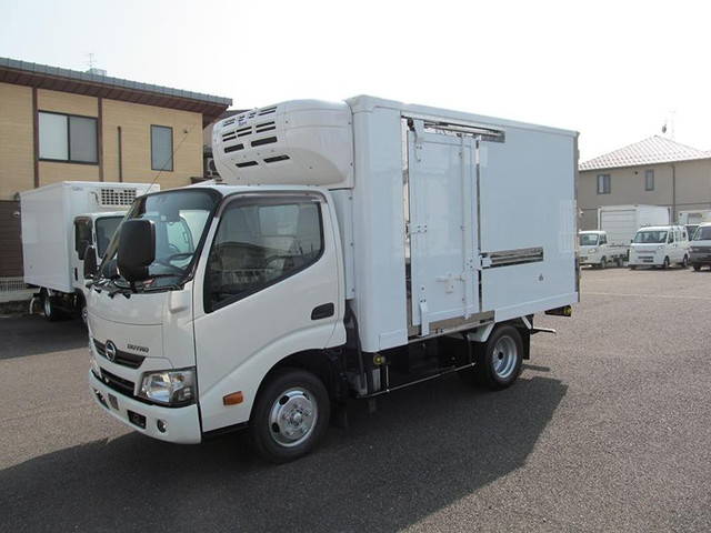 日野デュトロ冷凍車（冷蔵車）小型（2t・3t）[写真03]