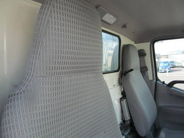 日野デュトロ冷凍車（冷蔵車）小型（2t・3t）[写真07]