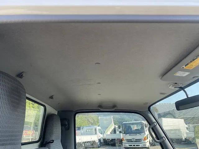 トヨタトヨエース平ボディ小型（2t・3t）[写真15]