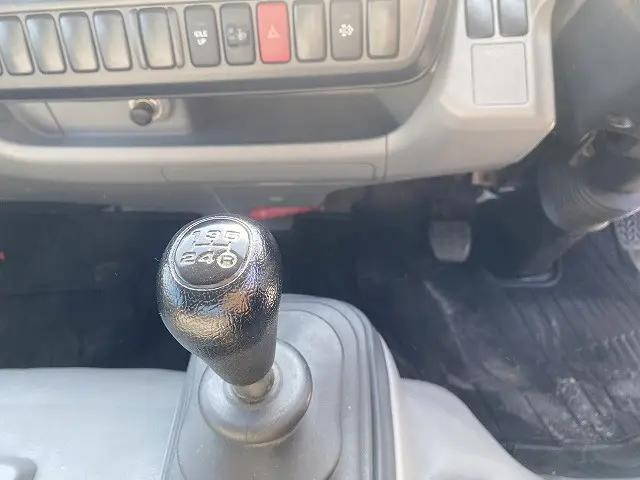 トヨタトヨエース平ボディ小型（2t・3t）[写真18]