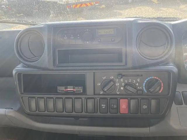 トヨタトヨエース平ボディ小型（2t・3t）[写真19]