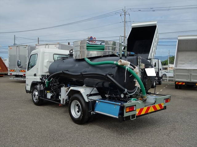 三菱ふそうキャンターバキュームカー小型（2t・3t）[写真02]