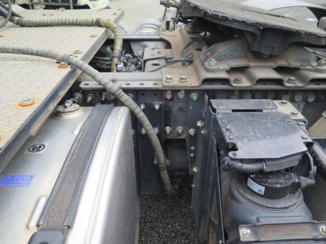 日野プロフィアトレーラーヘッド（トラクターヘッド）大型（10t）[写真27]