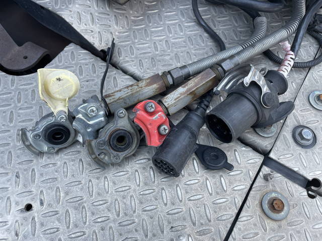 日野プロフィアトレーラーヘッド（トラクターヘッド）大型（10t）[写真12]