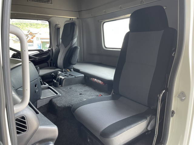 日野プロフィアトレーラーヘッド（トラクターヘッド）大型（10t）[写真29]