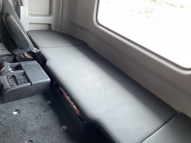 日野プロフィアトレーラーヘッド（トラクターヘッド）大型（10t）[写真33]